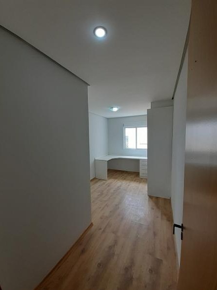 Apartamento à venda com 2 quartos, 68m² - Foto 2