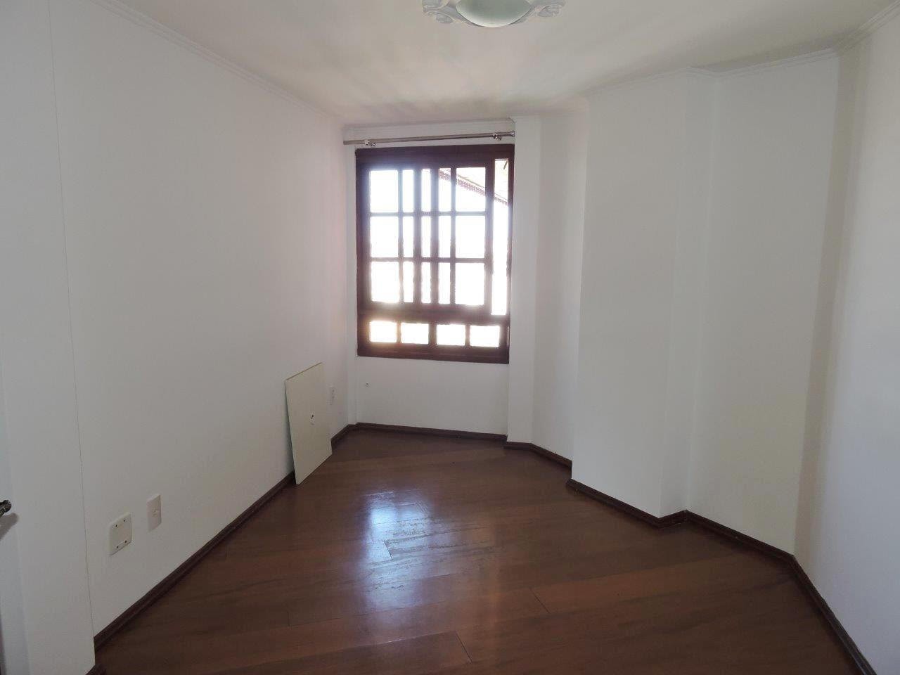 Apartamento à venda com 4 quartos, 299m² - Foto 28