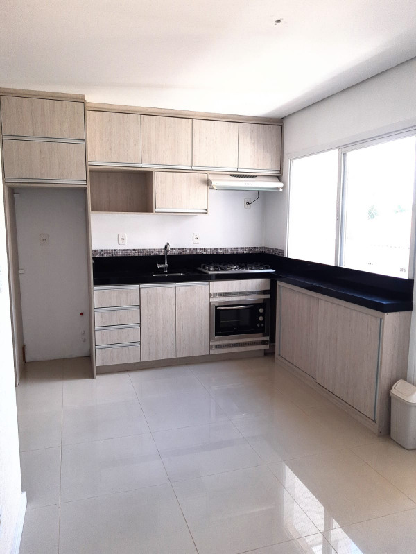 Apartamento à venda com 2 quartos, 68m² - Foto 2