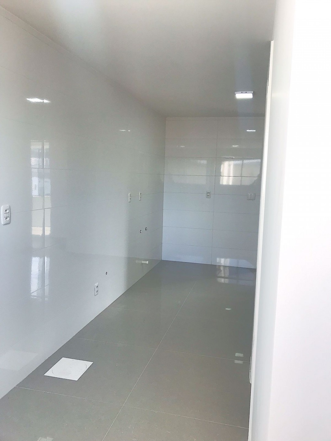 Apartamento à venda com 3 quartos, 100m² - Foto 2