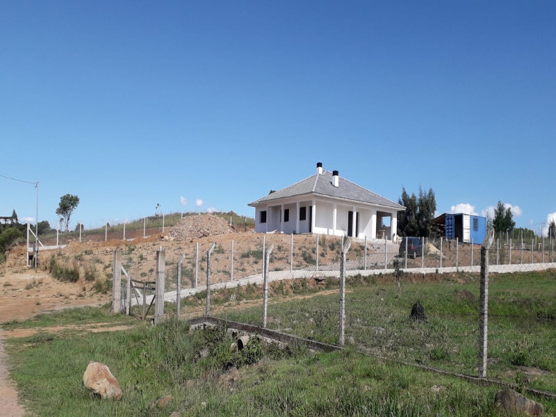 Fazenda à venda com 3 quartos, 200m² - Foto 1