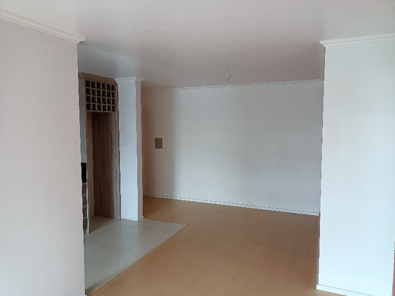 Apartamento à venda com 2 quartos, 64m² - Foto 3