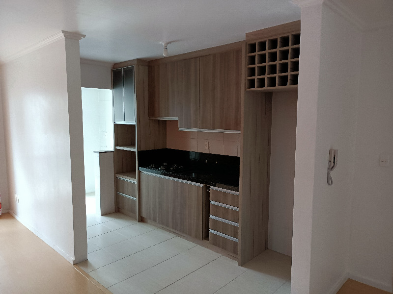 Apartamento à venda com 2 quartos, 64m² - Foto 2