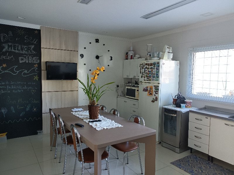 Casa à venda com 6 quartos, 365m² - Foto 13