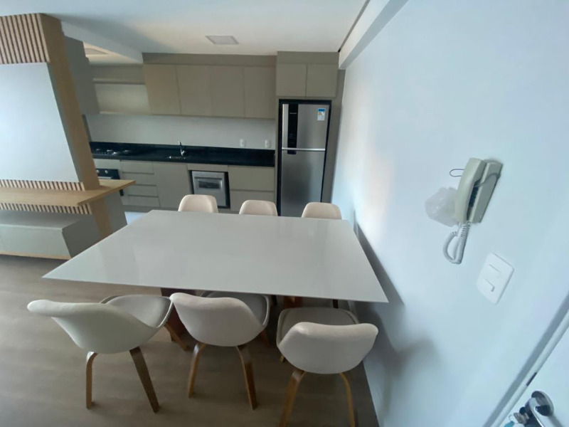 Apartamento à venda com 2 quartos, 67m² - Foto 13