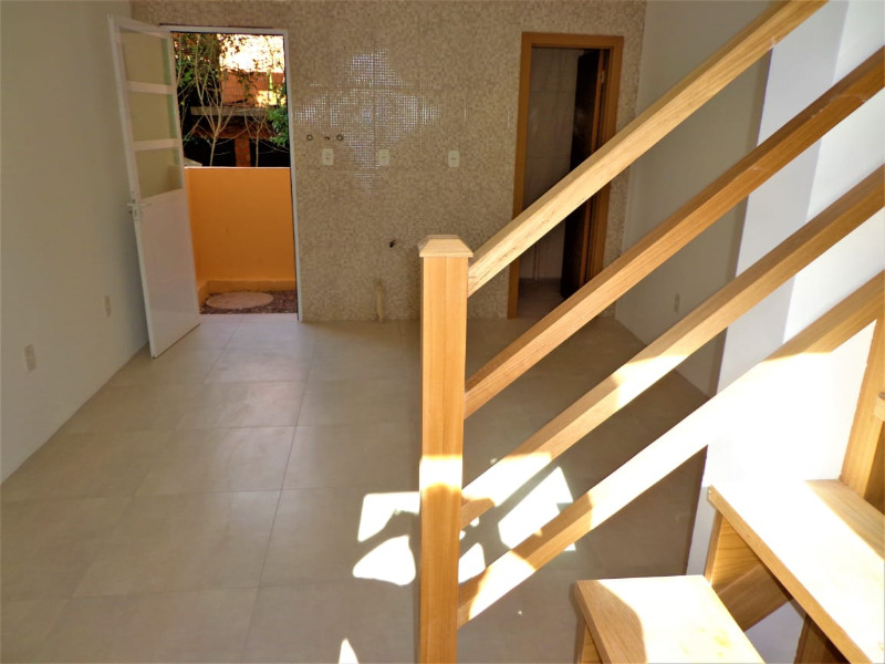 Casa à venda com 2 quartos, 50m² - Foto 18