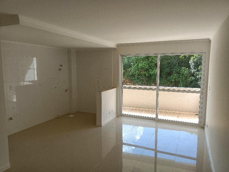 Apartamento à venda com 2 quartos, 72m² - Foto 2