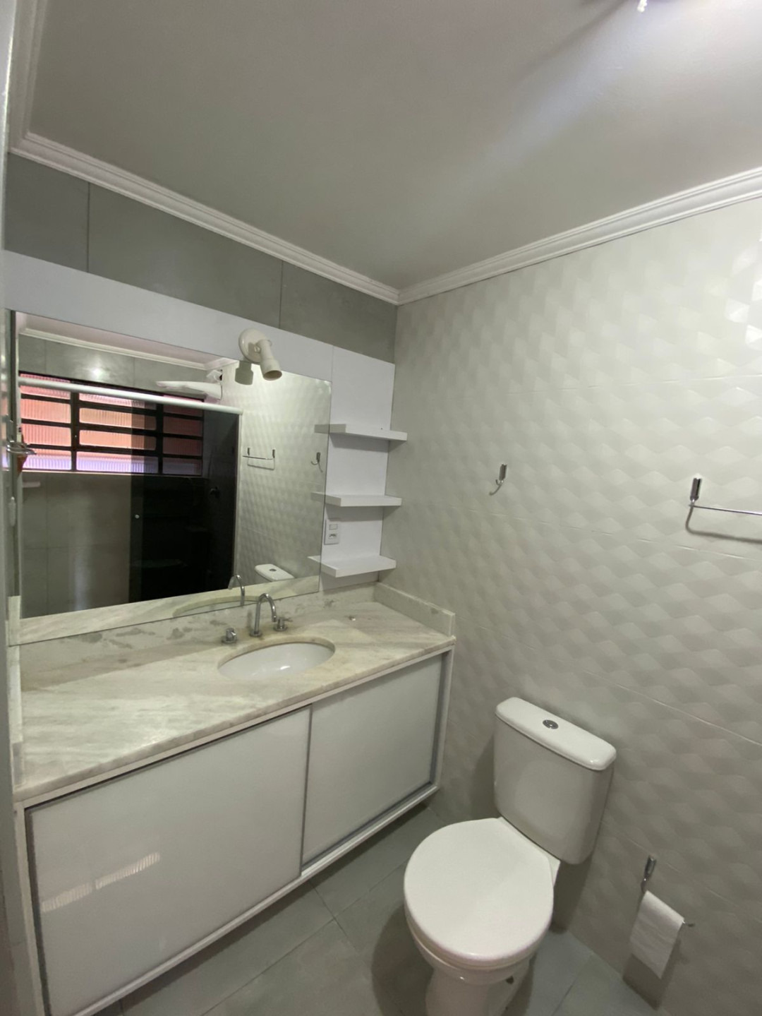 Apartamento à venda com 3 quartos, 100m² - Foto 2