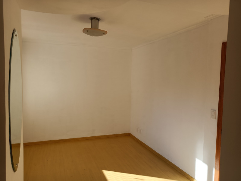 Apartamento à venda com 2 quartos, 80m² - Foto 2