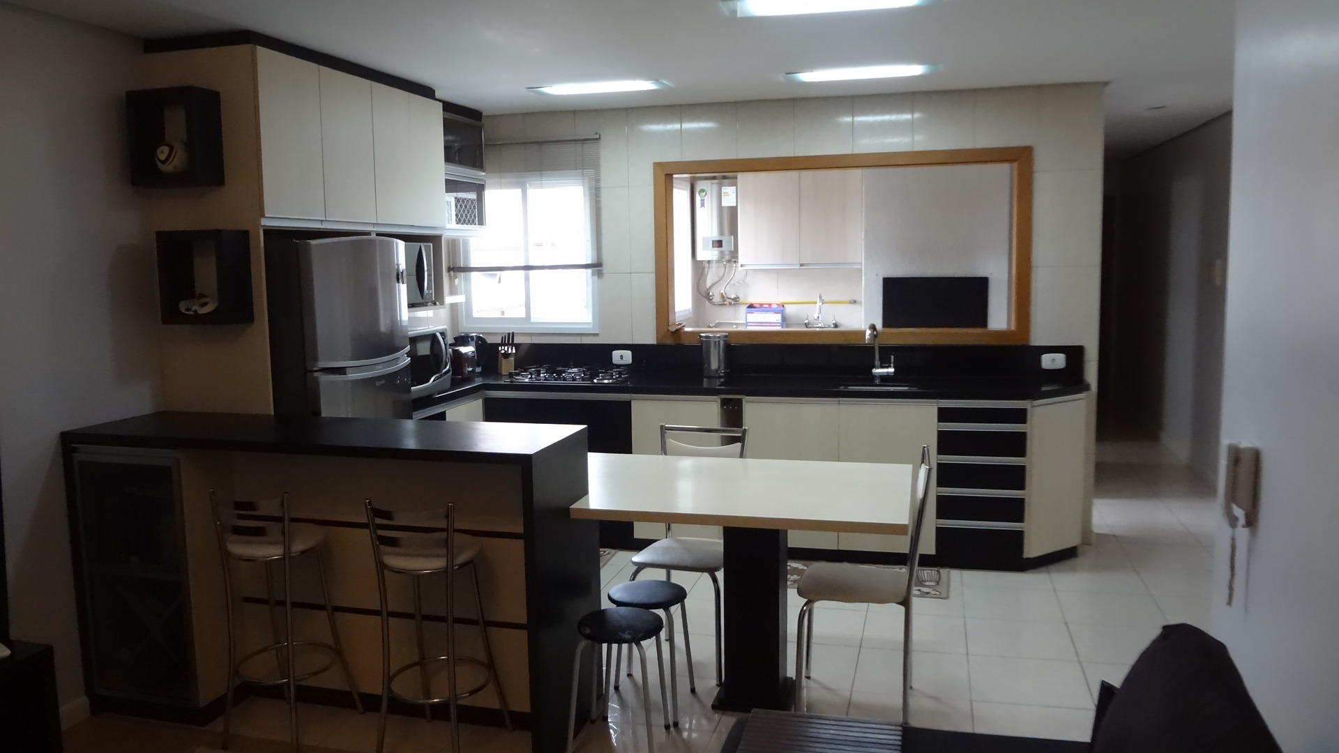 Apartamento à venda com 2 quartos, 74m² - Foto 1