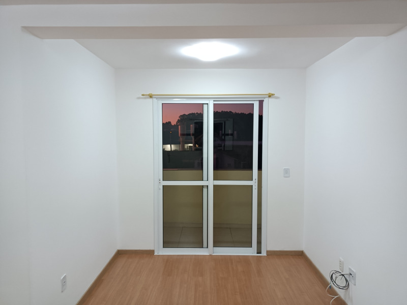 Apartamento à venda com 2 quartos, 60m² - Foto 4