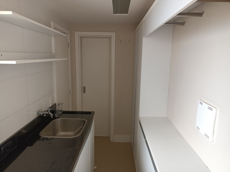 Apartamento à venda com 3 quartos, 142m² - Foto 24