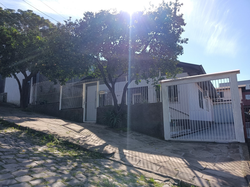 Casa à venda com 4 quartos, 360m² - Foto 2