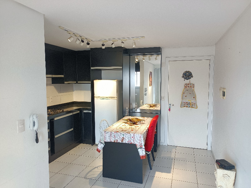 Apartamento à venda com 2 quartos, 50m² - Foto 3