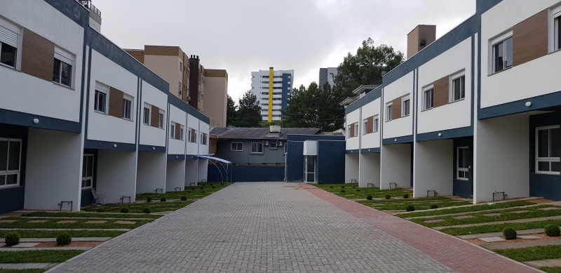 Sobrado à venda com 2 quartos, 60m² - Foto 1