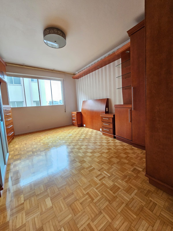 Apartamento à venda com 3 quartos, 127m² - Foto 3