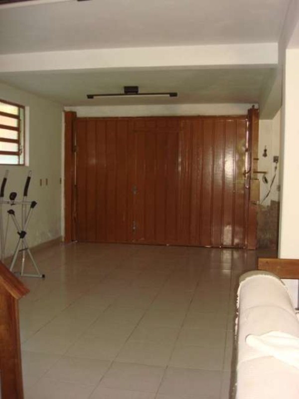 Casa à venda com 5 quartos, 200m² - Foto 7