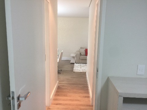 Apartamento para alugar com 2 quartos, 64m² - Foto 42