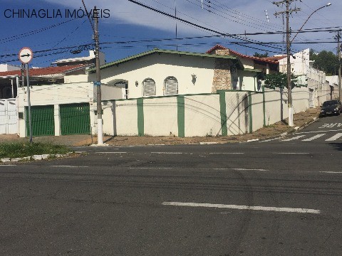 Prédio Inteiro à venda com 3 quartos, 230m² - Foto 1