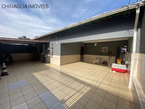 Casa à venda com 3 quartos, 297m² - Foto 1