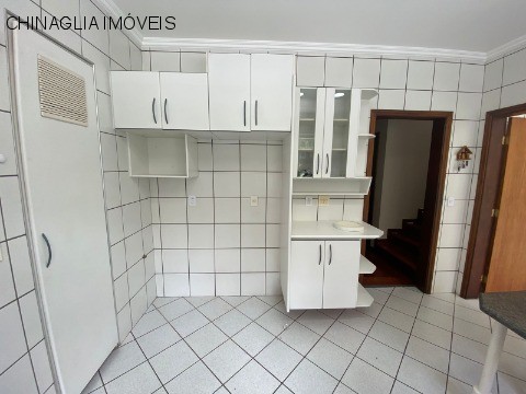 Casa à venda com 4 quartos, 340m² - Foto 15