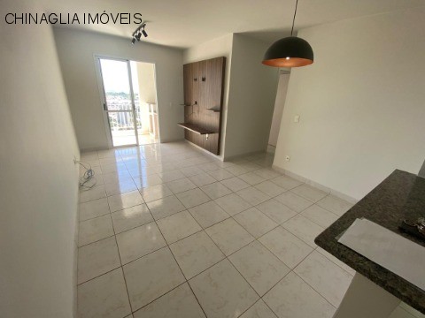 Apartamento para alugar com 3 quartos, 77m² - Foto 3