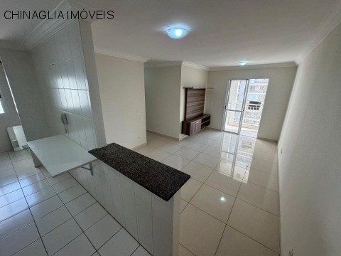 Apartamento para alugar com 3 quartos, 77m² - Foto 2