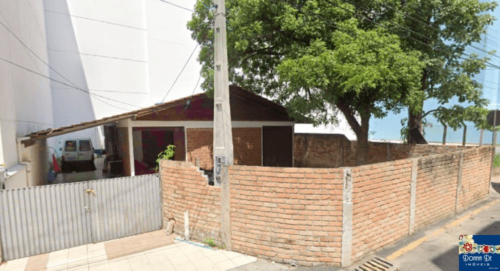 TERRENO NA RUA 3712 - COM 264M² PRIVATIVOS - COM CASA DE ALVENARIA.