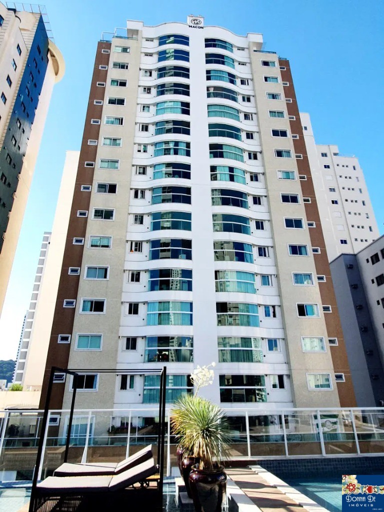 RESIDENCIAL PUERTO CHICAMA - APARTAMENTO 03 SUÍTES - MOBILIADO - NA RUA 1822 - NO CENTRO.