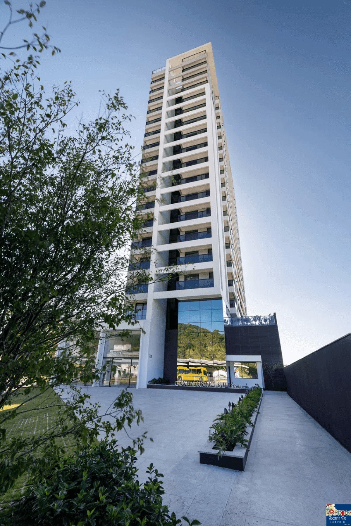 EDIFÍCIO CONTORNO SUL - APARTAMENTO  03 DORMITÓRIOS, SENDO 01 SUÍTE - ÓTIMO PADRÃO.