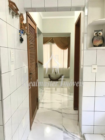 Casa à venda com 5 quartos, 258m² - Foto 18