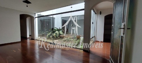 Casa à venda e aluguel com 4 quartos, 540m² - Foto 2