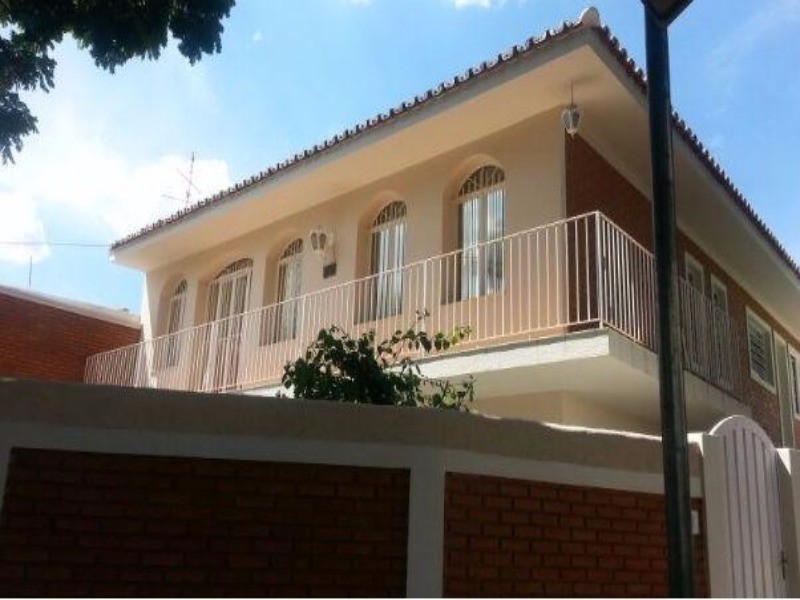 Casa à venda com 4 quartos, 261m² - Foto 2