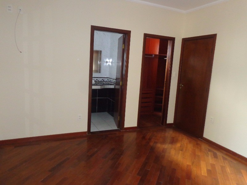 Casa à venda com 3 quartos, 275m² - Foto 15