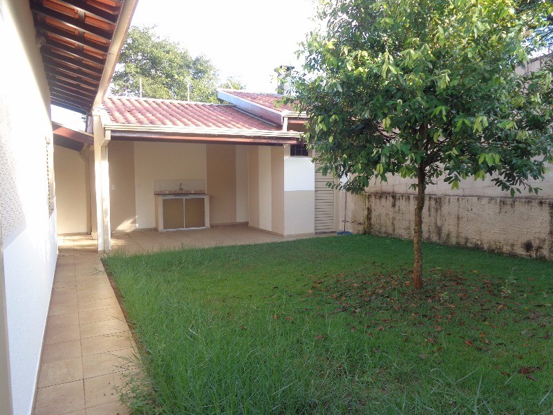 Casa à venda com 3 quartos, 120m² - Foto 2