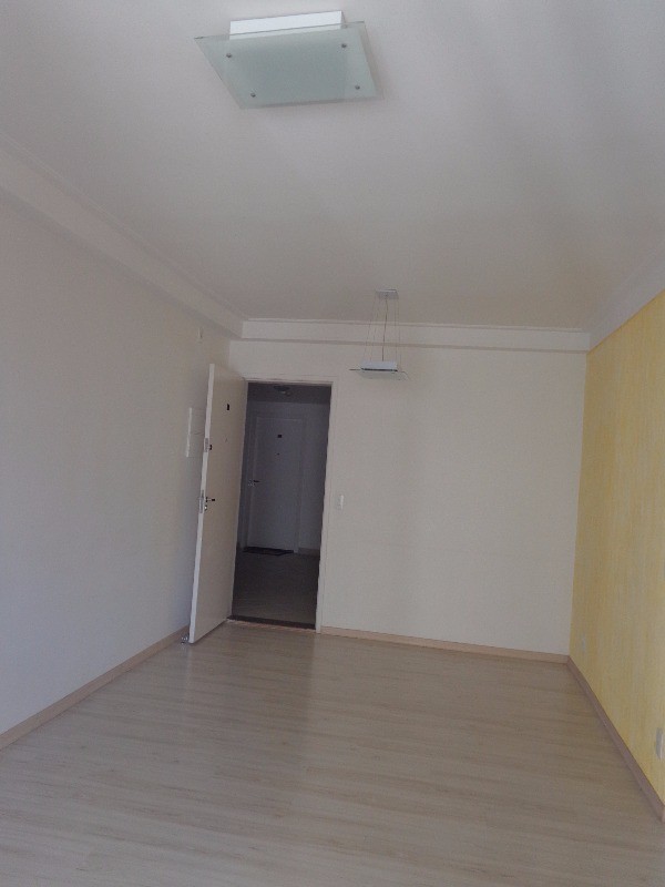 Apartamento à venda com 3 quartos, 75m² - Foto 9