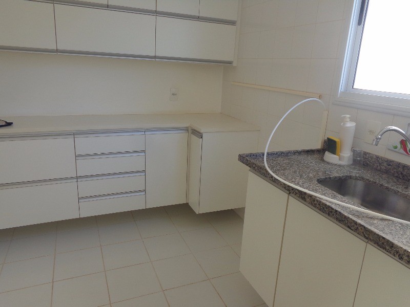 Apartamento à venda com 3 quartos, 75m² - Foto 18