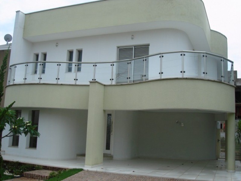 Casa à venda com 3 quartos, 330m² - Foto 2