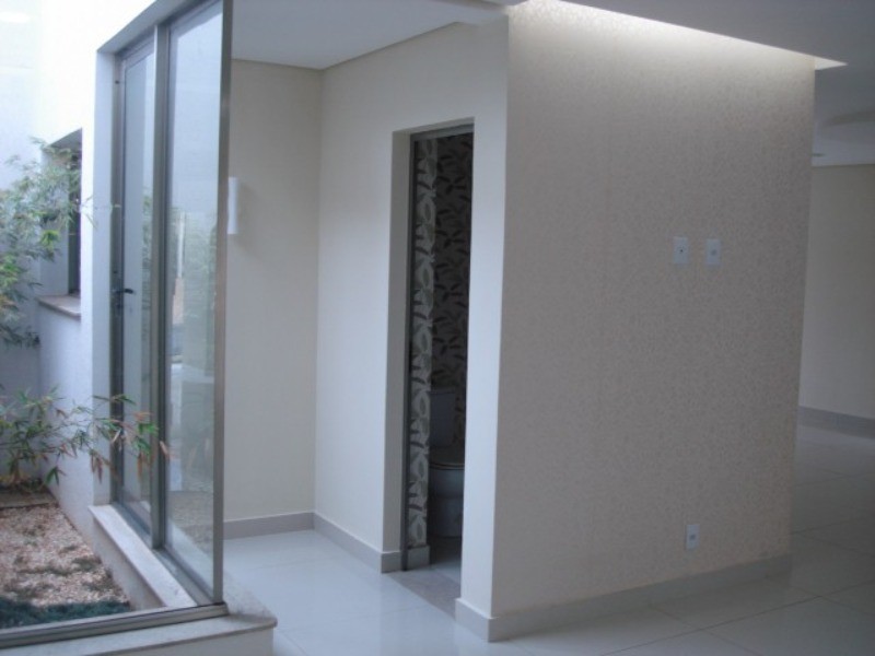 Casa à venda com 3 quartos, 330m² - Foto 7