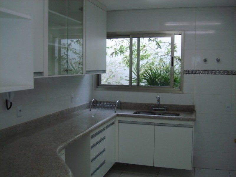 Casa à venda com 3 quartos, 330m² - Foto 12
