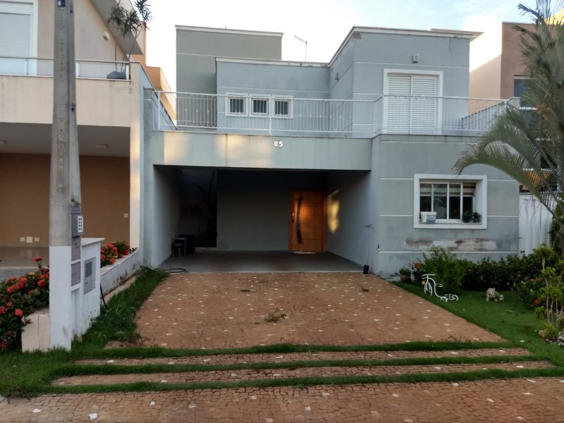 Casa à venda com 4 quartos, 220m² - Foto 2