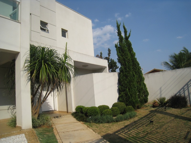 Casa à venda com 3 quartos, 340m² - Foto 3