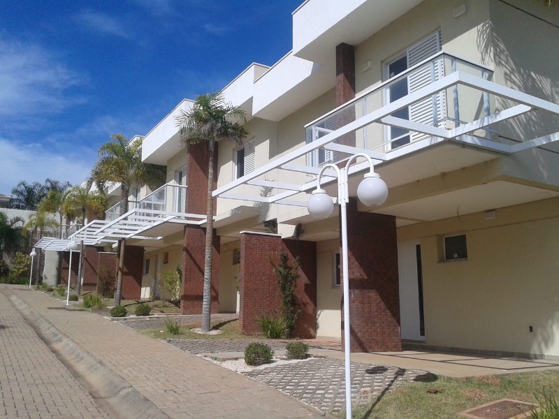 Casa à venda com 3 quartos, 200m² - Foto 2