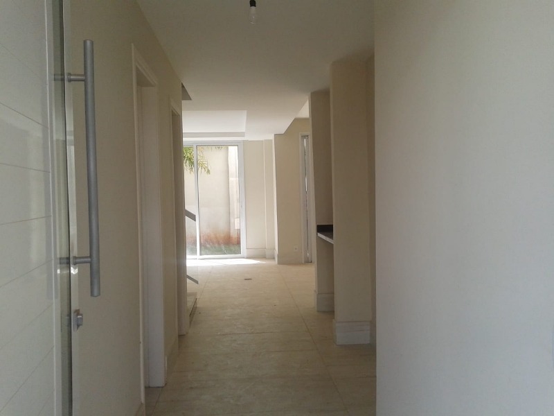 Casa à venda com 5 quartos, 300m² - Foto 19