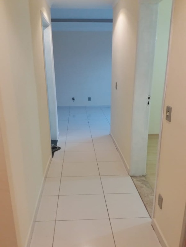 Apartamento à venda com 2 quartos, 66m² - Foto 3