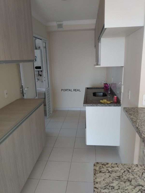 Apartamento para alugar com 3 quartos, 83m² - Foto 2