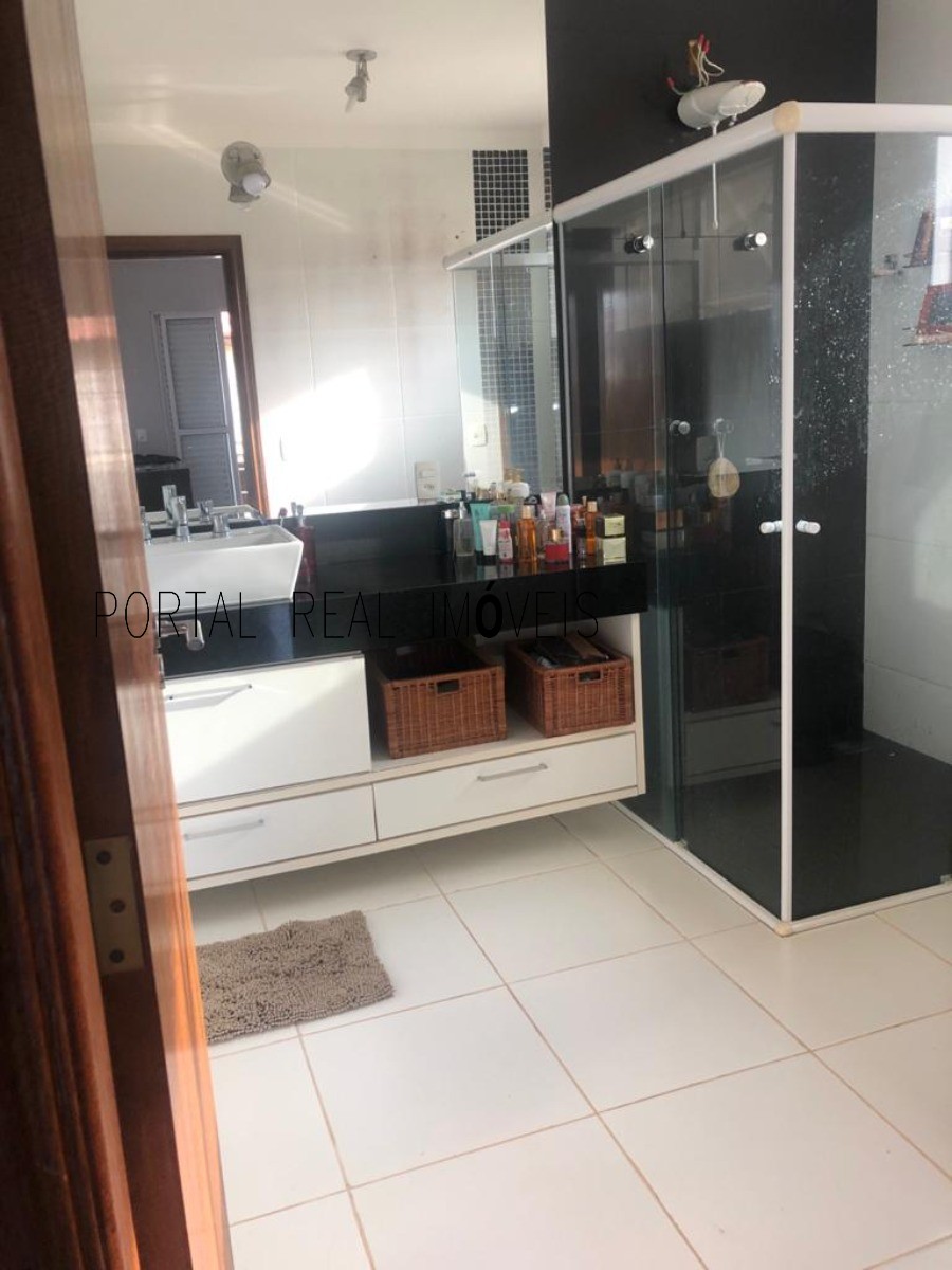 Casa à venda com 3 quartos, 226m² - Foto 19