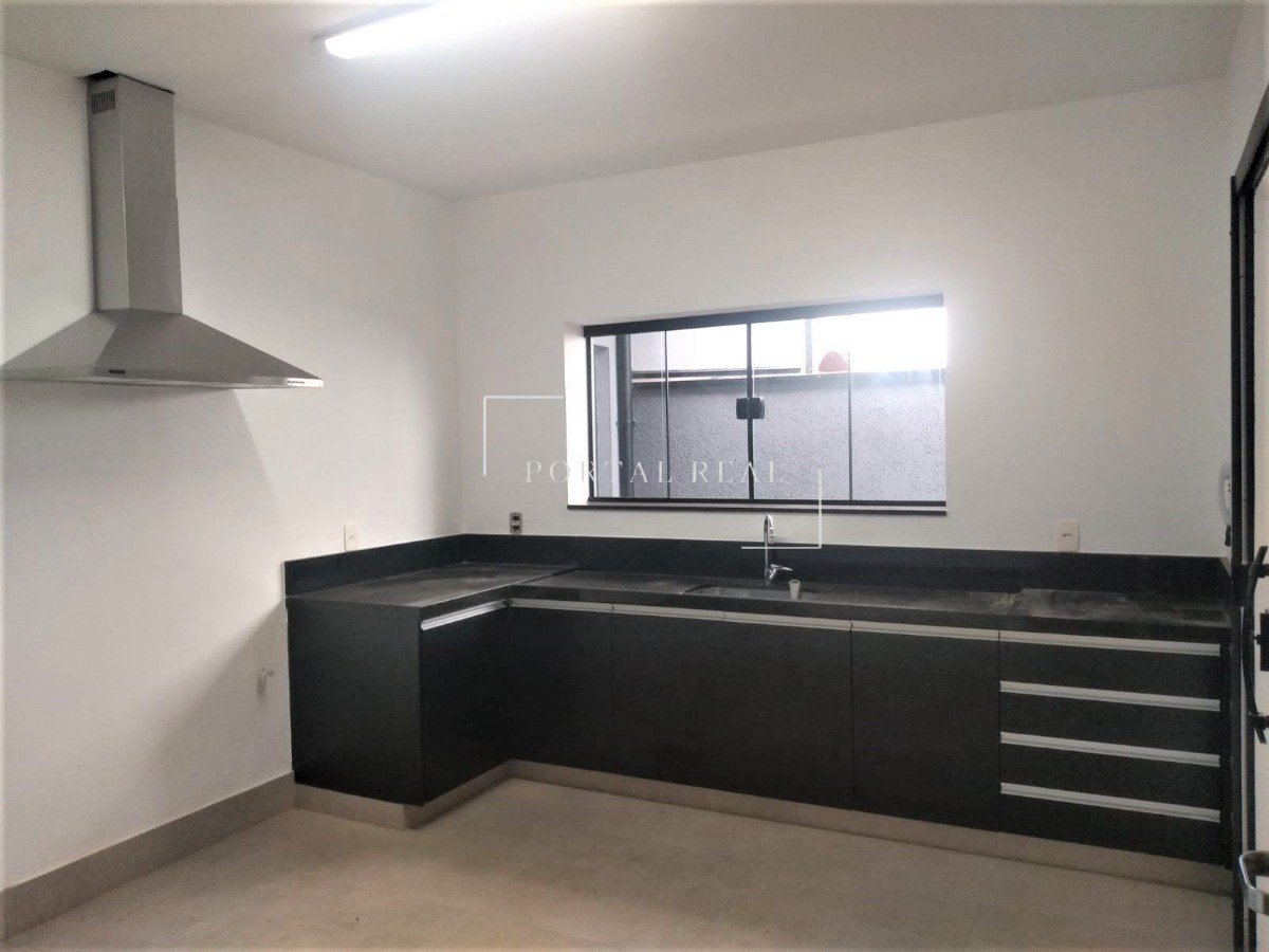 Casa à venda e aluguel com 4 quartos, 183m² - Foto 32