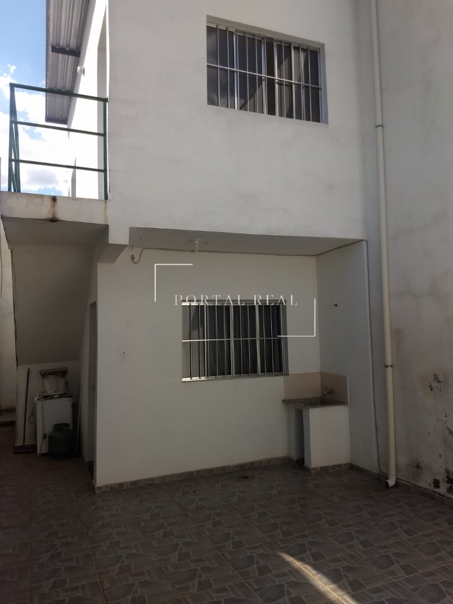 Casa à venda com 2 quartos, 62m² - Foto 5