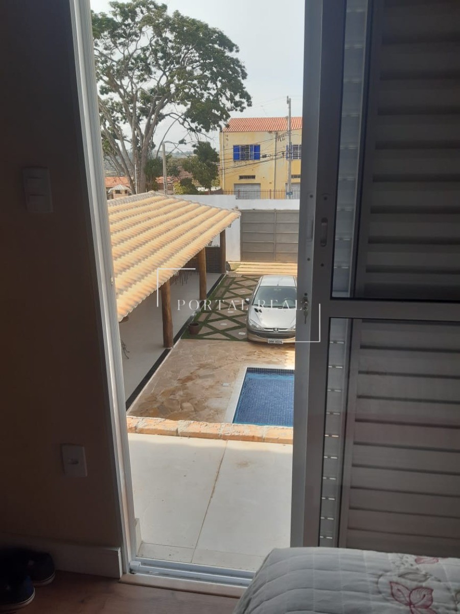 Casa à venda com 3 quartos, 250m² - Foto 4